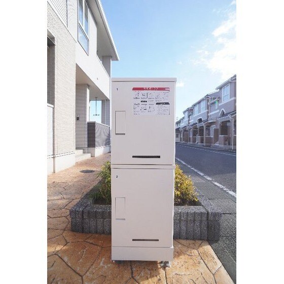 物件外観写真2　(宅配ボックス)