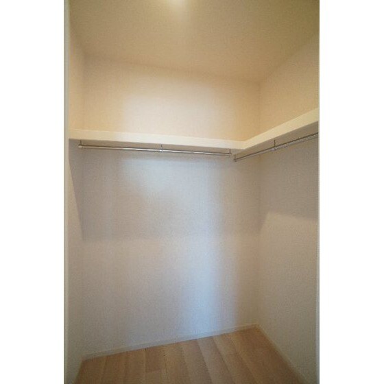 物件内観写真13　(ウォークインクローゼット)