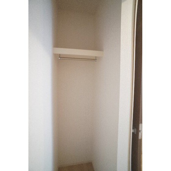 物件内観写真24　(ＬＤＫの収納)