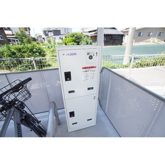 物件外観写真2　(宅配ボックス)