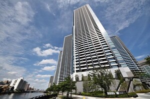DEUX TOURS CANAL＆SPA EAST外観写真