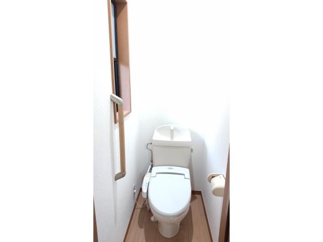 物件内観写真8　(トイレ)