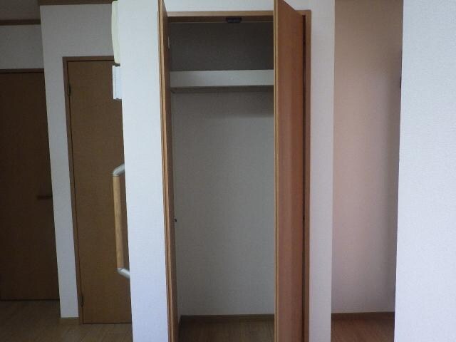 物件内観写真9　(DK　収納)
