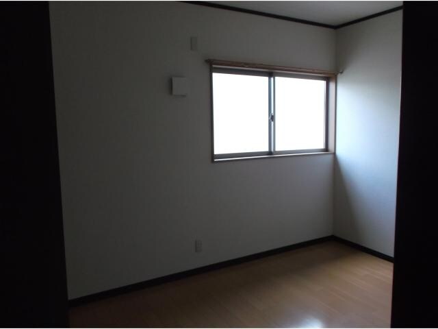 物件内観写真11　(2F洋室6帖)