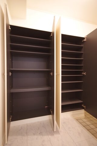 物件内観写真4　(シューズボックス)