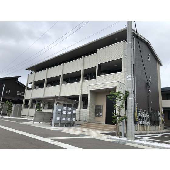 ミライエ・イオ