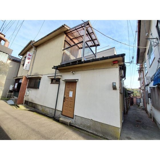 末広町6丁目貸家