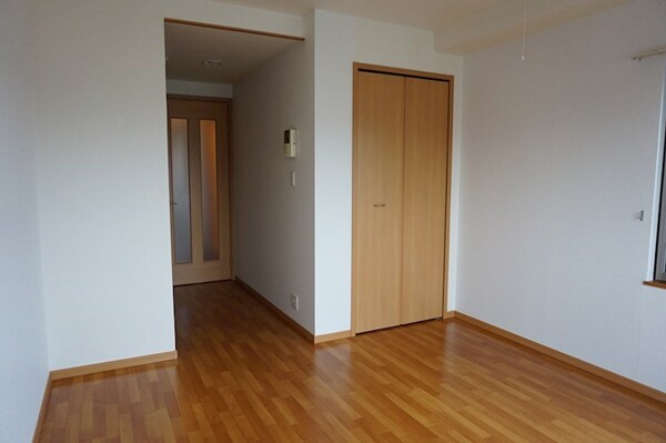 ベッドルーム(同物件別部屋)