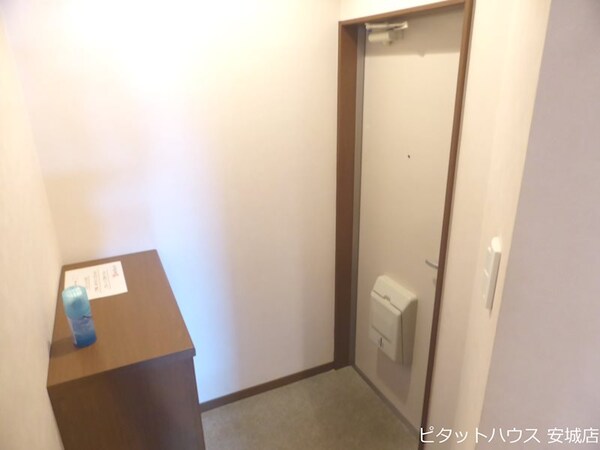 玄関(202参考写真)