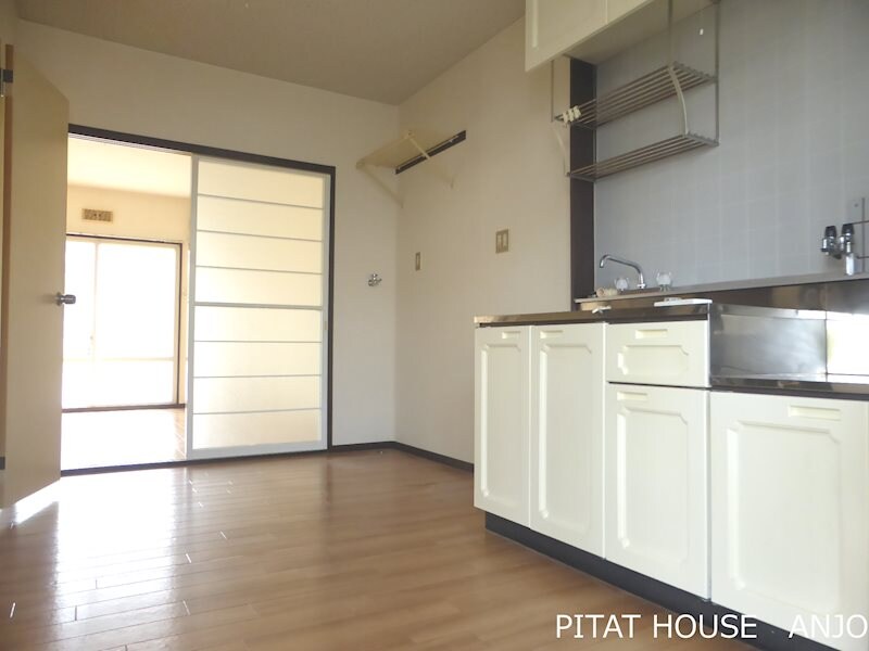 物件内観写真10　(参考写真　103号室)