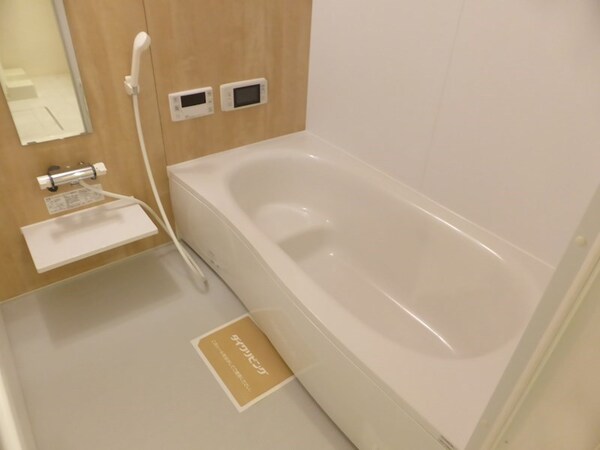 風呂画像(同物件別部屋)
