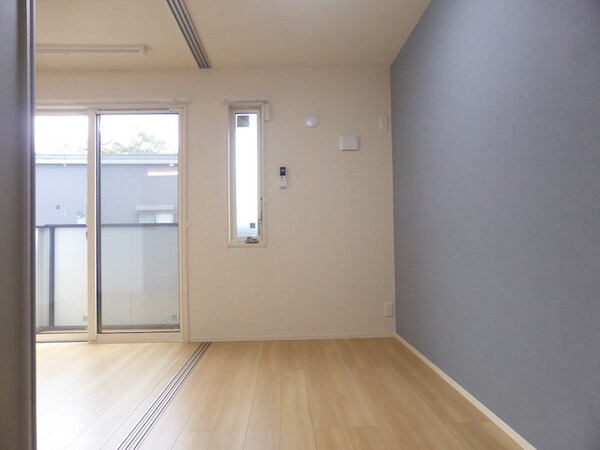 ベッドルーム(同物件別部屋)