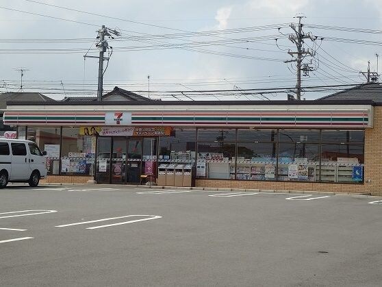 物件内観写真17　(セブン-イレブン 西尾住崎町店まで1100m)