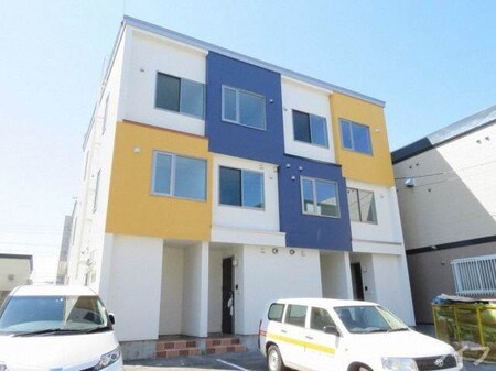 メニーズコート本町タウンＡ棟外観写真