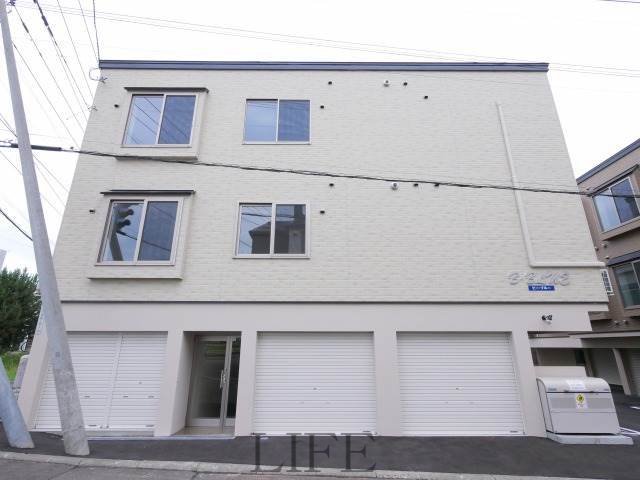 ビーブルー