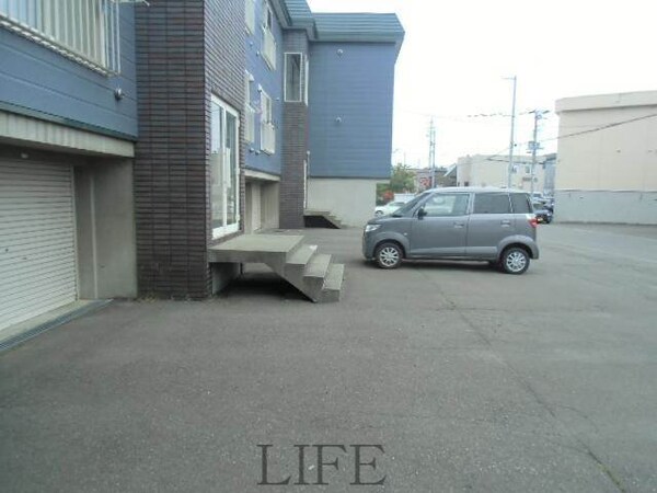 駐車場(車庫前駐車可能です♪)