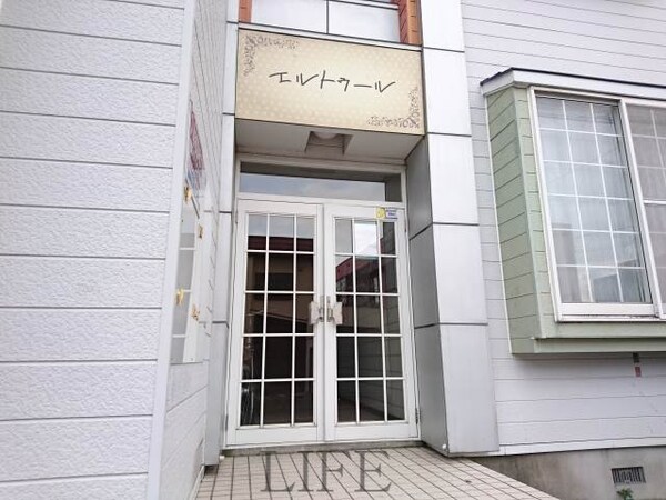 建物外観(共用入口)