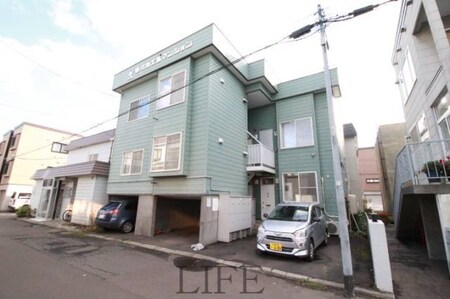 第６ミカエルマンション外観写真