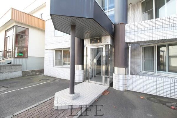 建物外観(ゴミ箱)