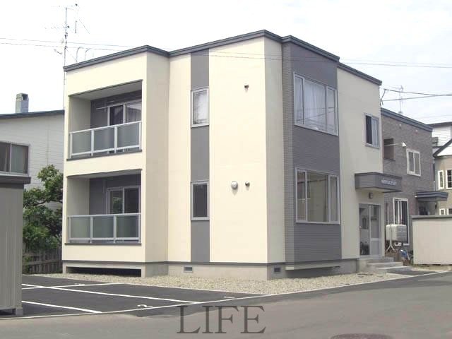LUMINOUS HOUSE