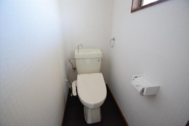 物件内観写真7　(温水洗浄便座)