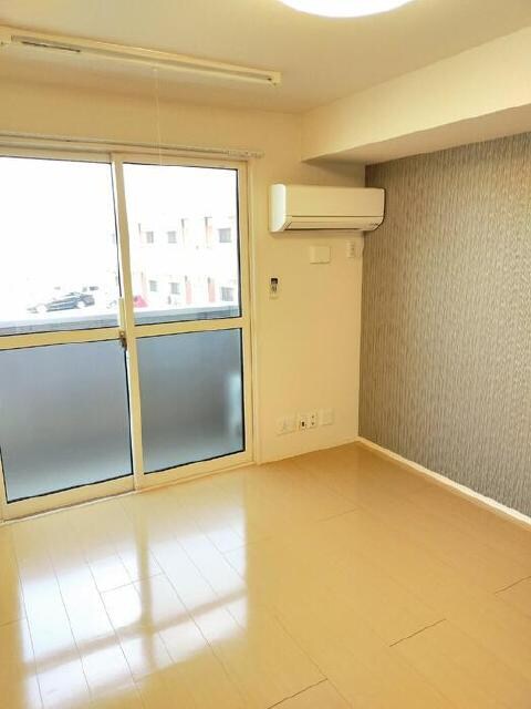 物件内観写真3　(リビング)