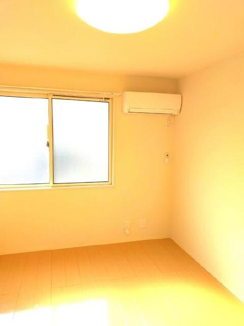 物件内観写真5　(洋室　5.6帖)