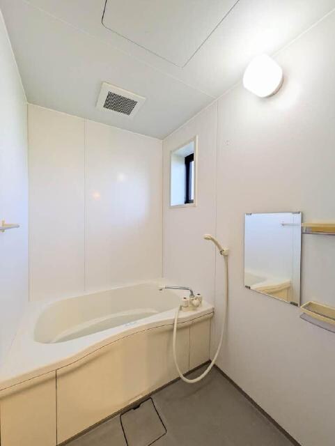 物件内観写真5　(バスルーム)