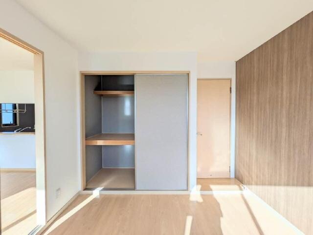 物件内観写真8　(押入)