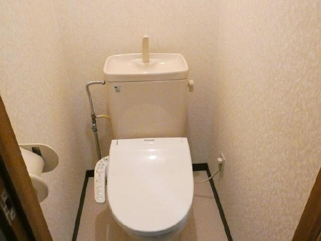 物件内観写真7　(温水洗浄暖房便座)