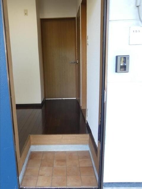 物件内観写真10　(玄関)