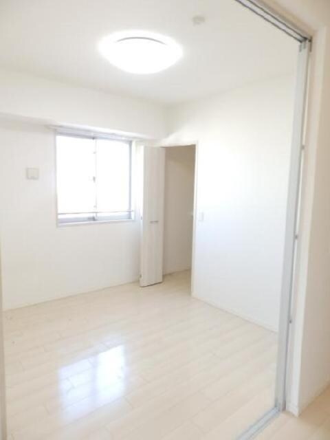 物件内観写真4　(室)