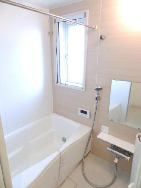 物件内観写真6　(バス（浴室換気乾燥機付き）)
