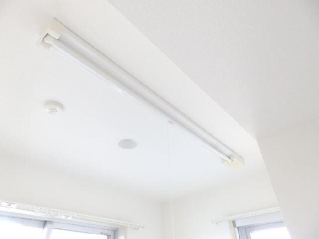 物件内観写真12　(室内物干し)