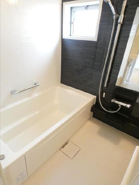 物件内観写真7　(追い炊き給湯付き一坪風呂)