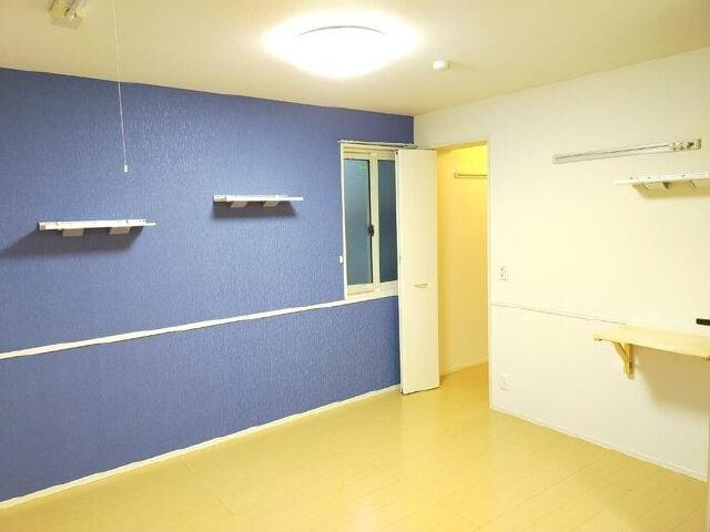 物件内観写真4　(洋室6帖)