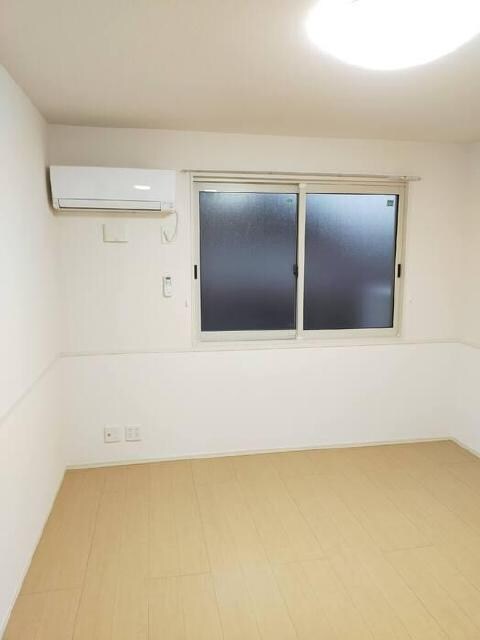 物件内観写真5　(洋室6.5帖)