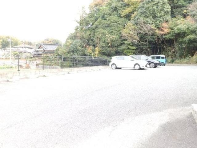 物件内観写真15　(駐車場)