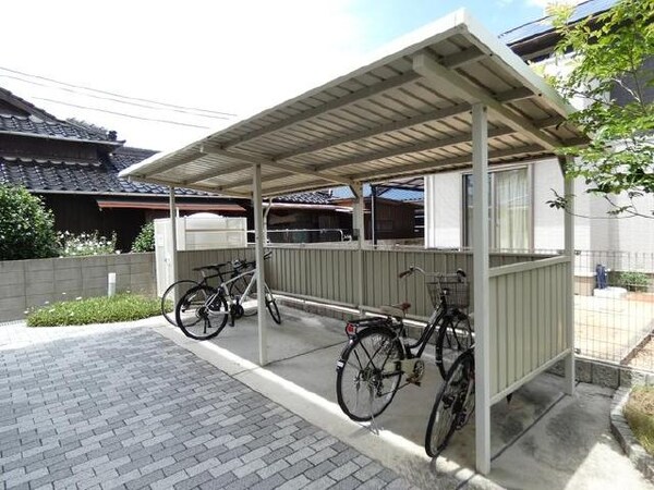 居室(駐輪場)