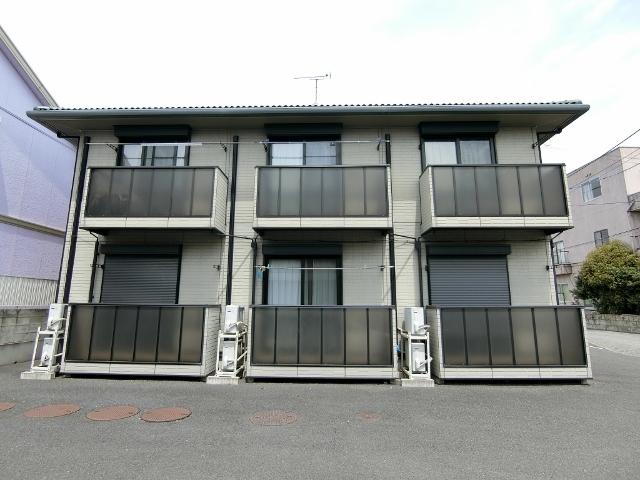 ファミーユ東峰 D