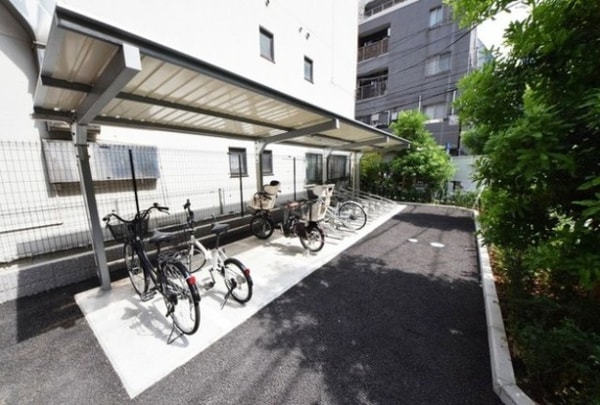 敷地内/建物