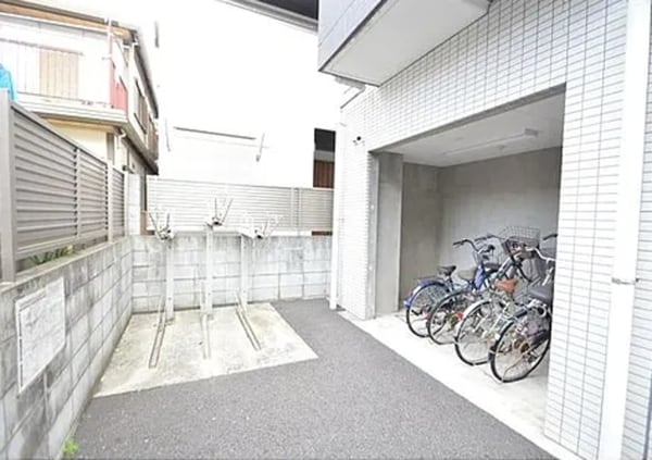 敷地内/建物