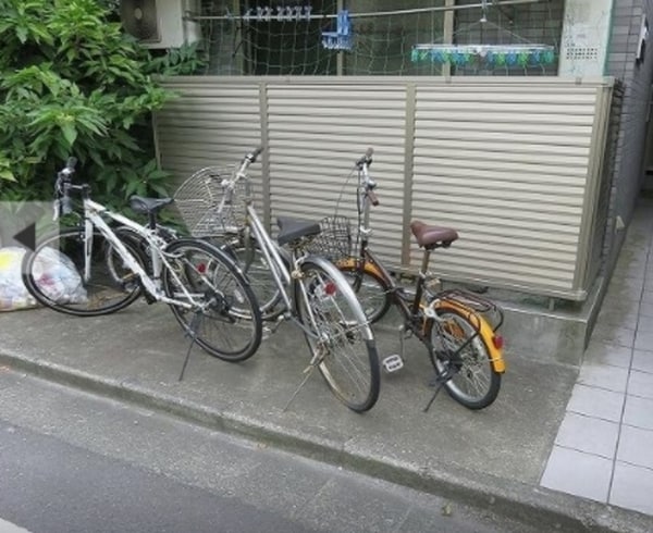 敷地内/建物