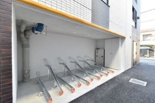 敷地内/建物
