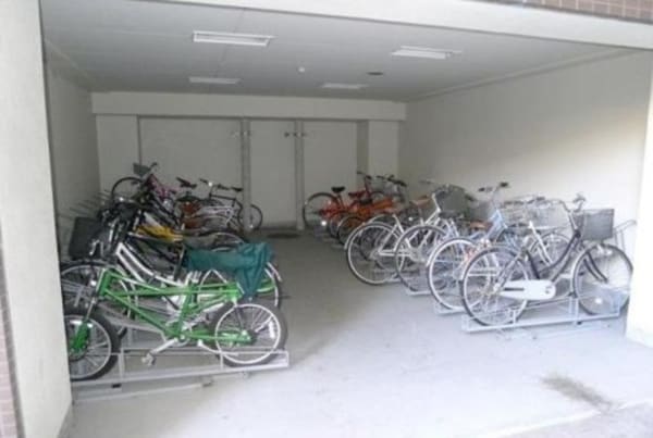 敷地内/建物