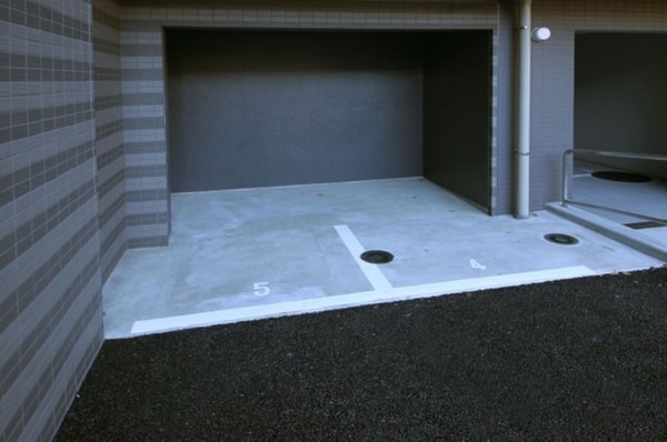敷地内/建物
