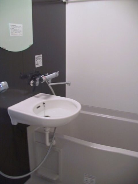 物件内観写真19　(水周りもまだまだきれいです。)