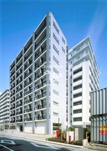 京急本線・久里浜線 雑色駅 10階建 築18年の外観写真