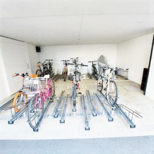 敷地内/建物