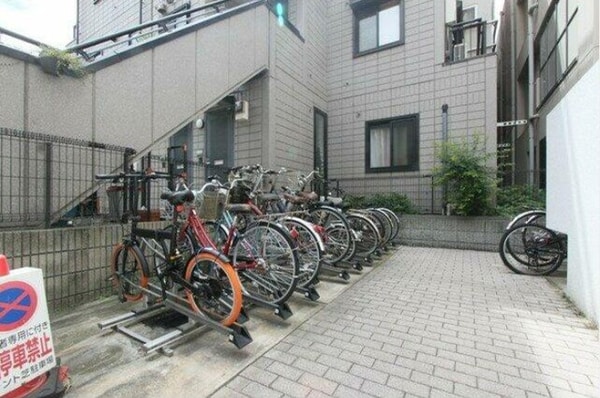 敷地内/建物